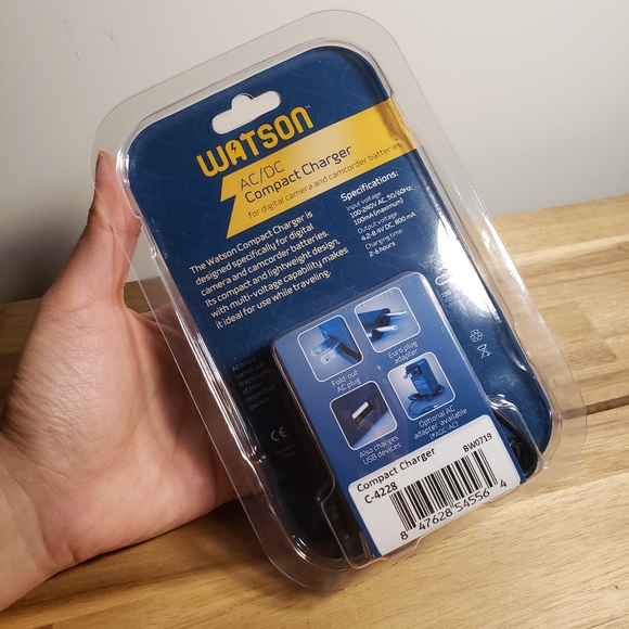 Watson Compact Charger for Sony Camera Battery - Picture 3 of 5